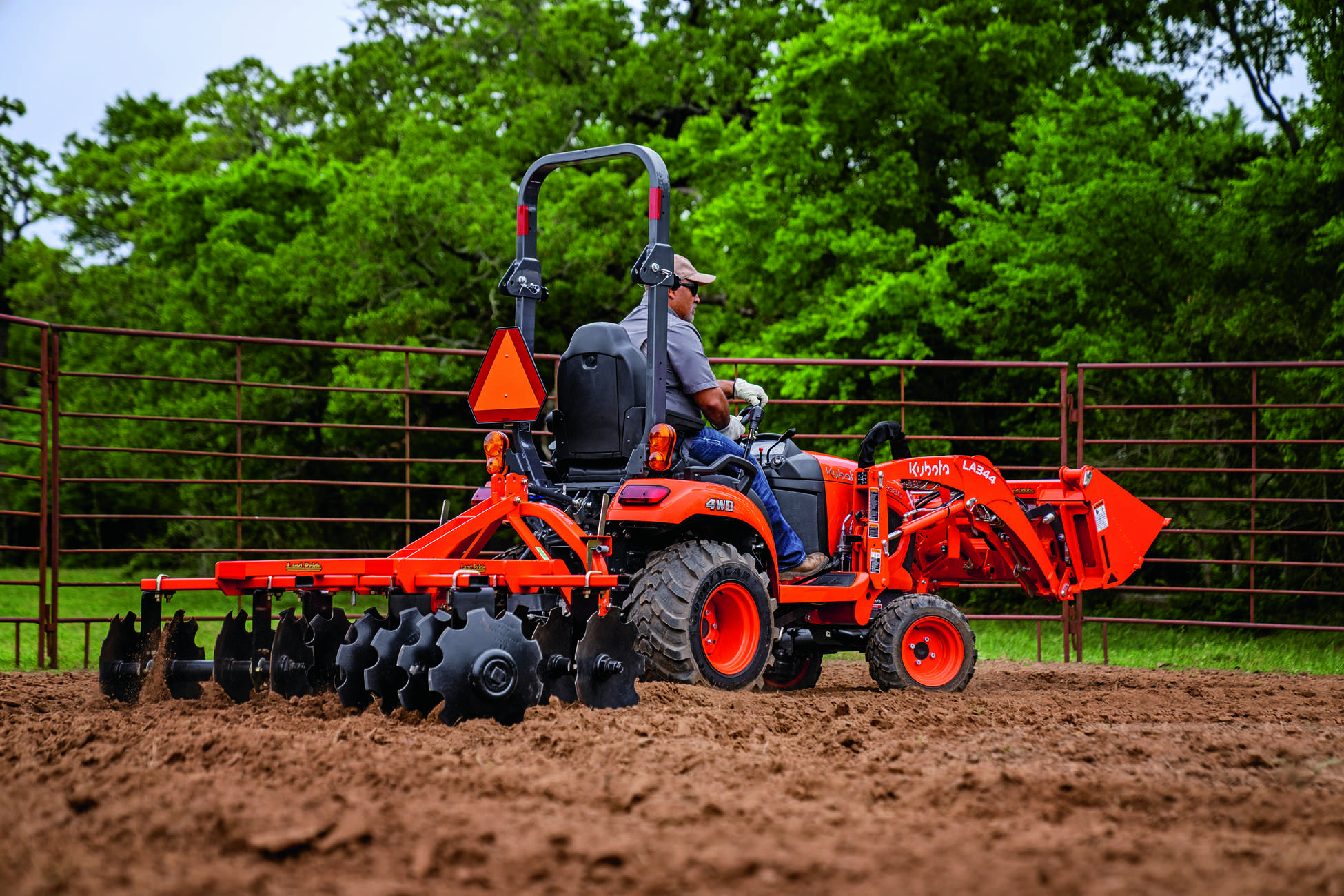 DH10 SERIES DISC HARROWS - Ewald Kubota
